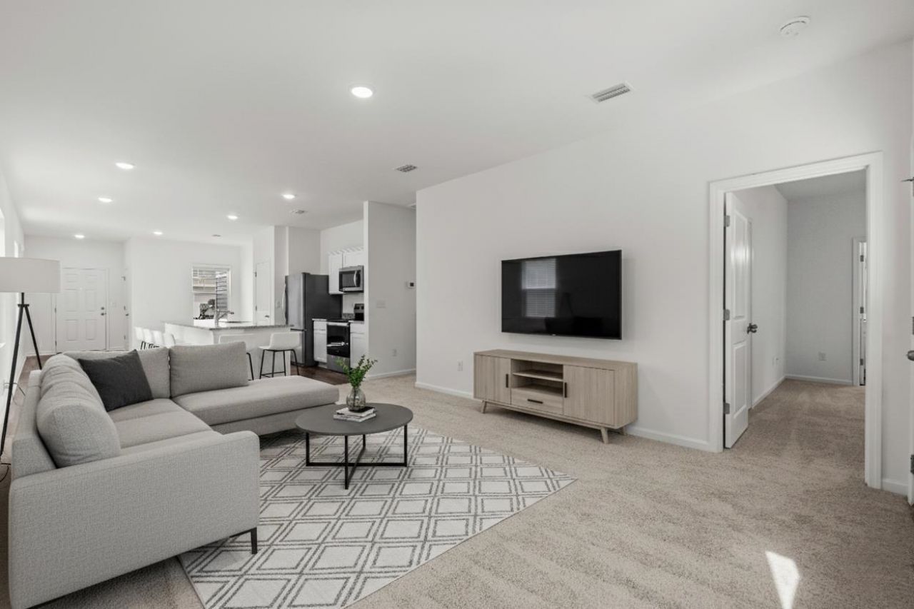 132 Admiral St Photo 11