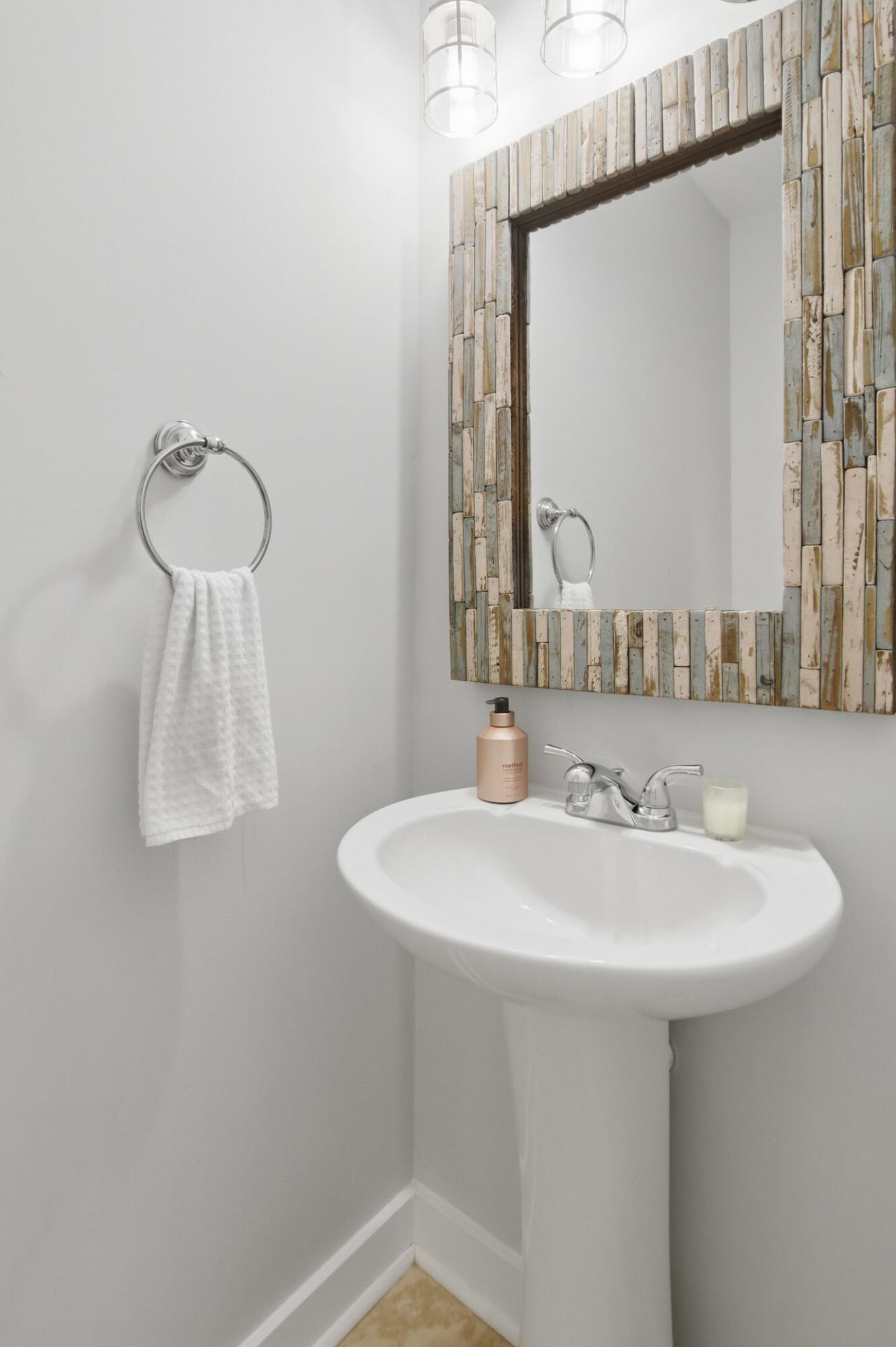 245 Heritage Circle Photo 10