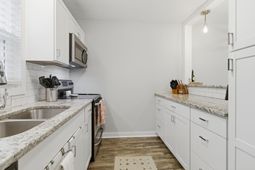 245 Heritage Circle photo 4