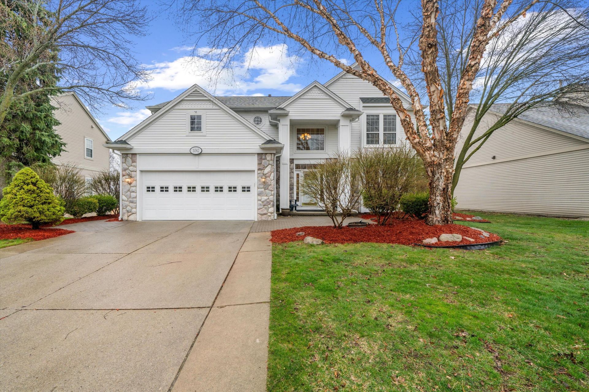 1042 Equestrian Drive, South Lyon, MI 48178 Main Photo