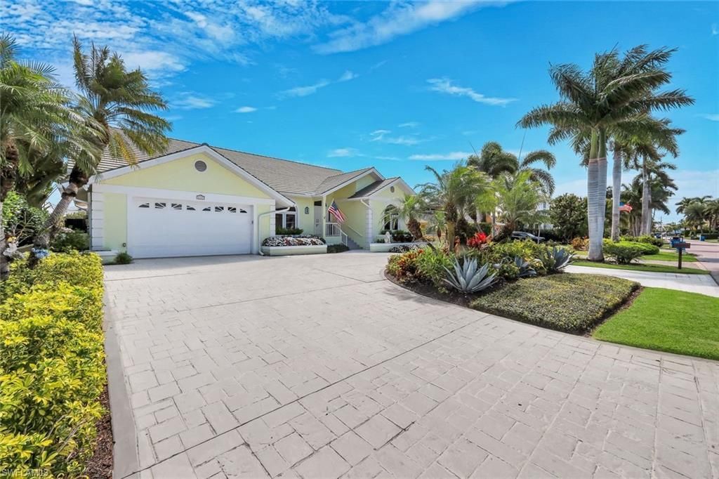 2147 Snook Dr, Naples, FL 34102 Photo