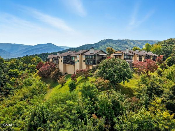 1050 Ski View Drive, Gatlinburg, TN 37738
