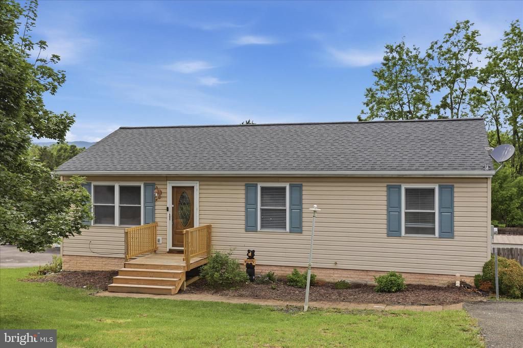 126 Greenleaf Road, Strasburg, VA 22657 Main Photo