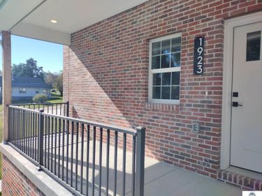 1923 Dahlman Rows Plaza , Omaha, NE 68108