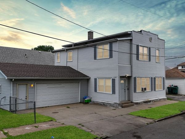 2347 New York Avenue , Whiting, IN 46394