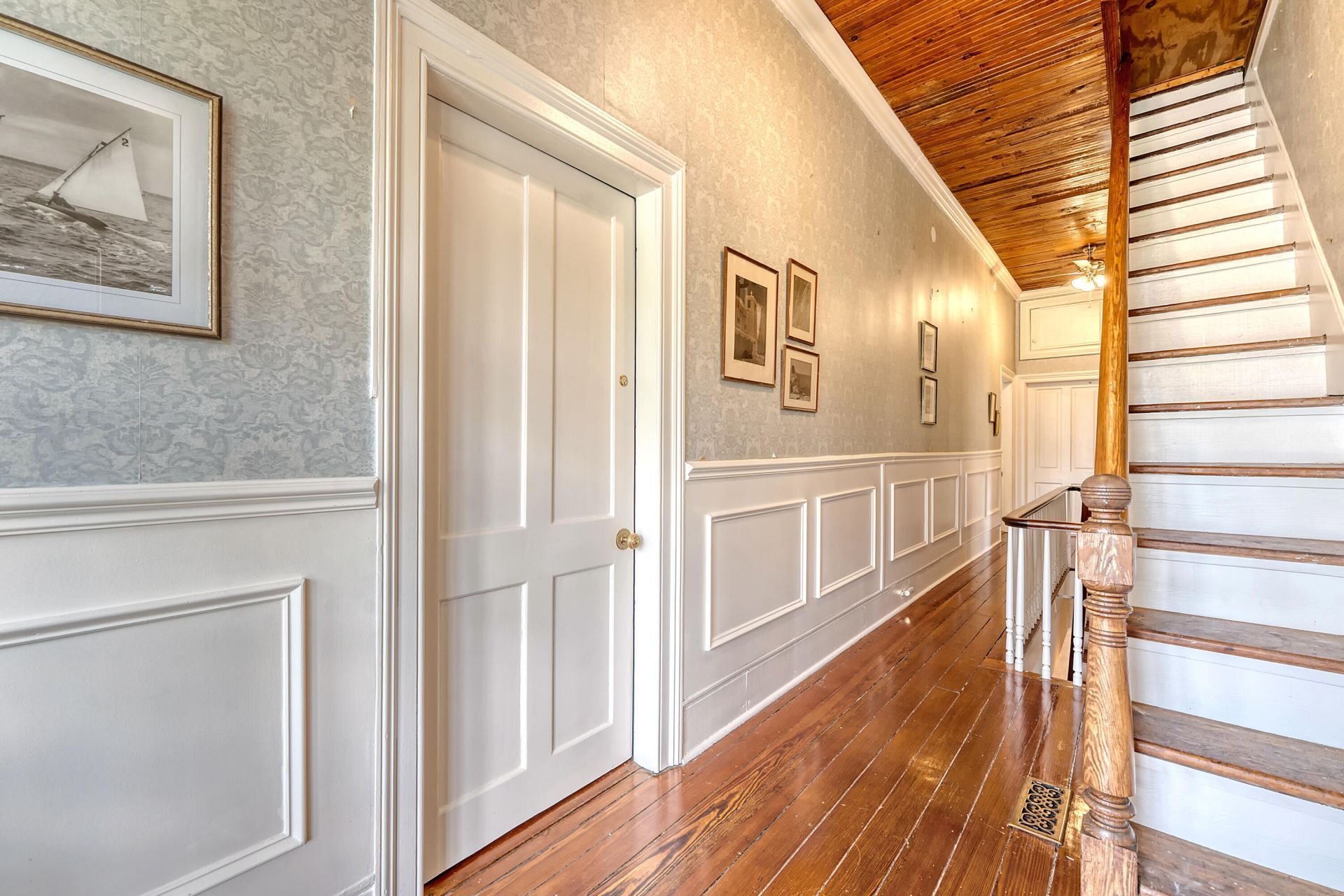 301 E Richardson Avenue  Photo 11