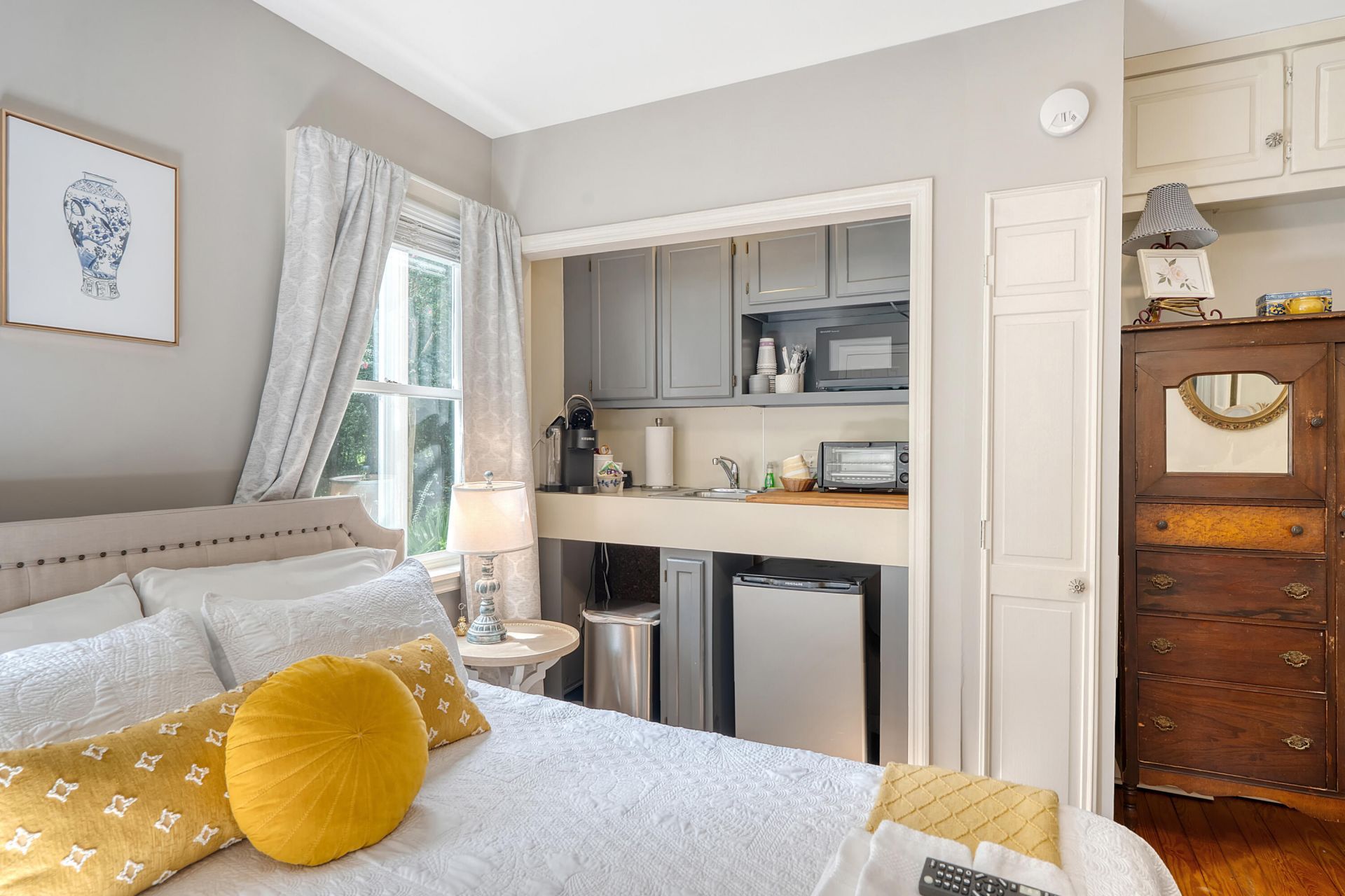 301 E Richardson Avenue  Photo 17