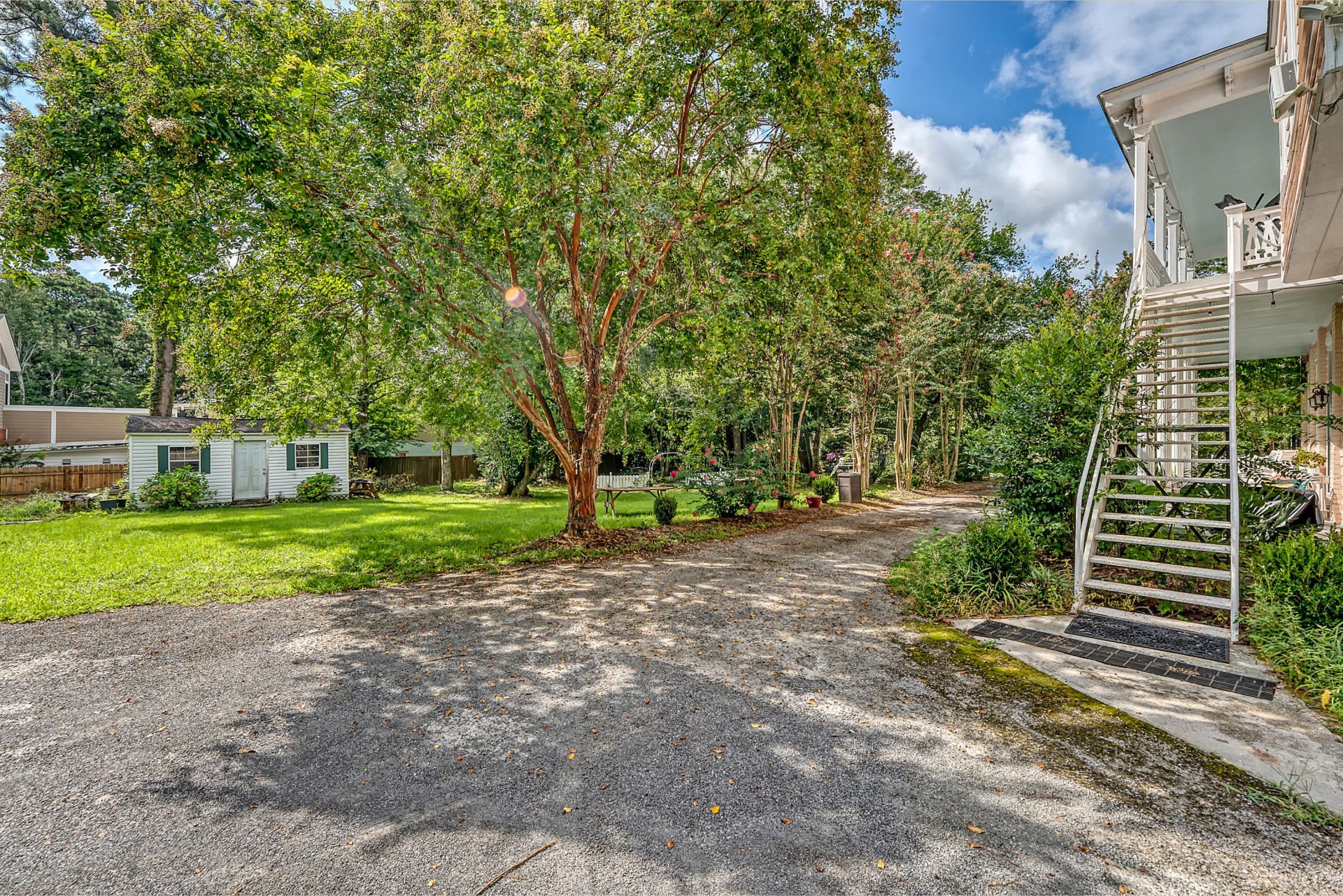 301 E Richardson Avenue Photo 34