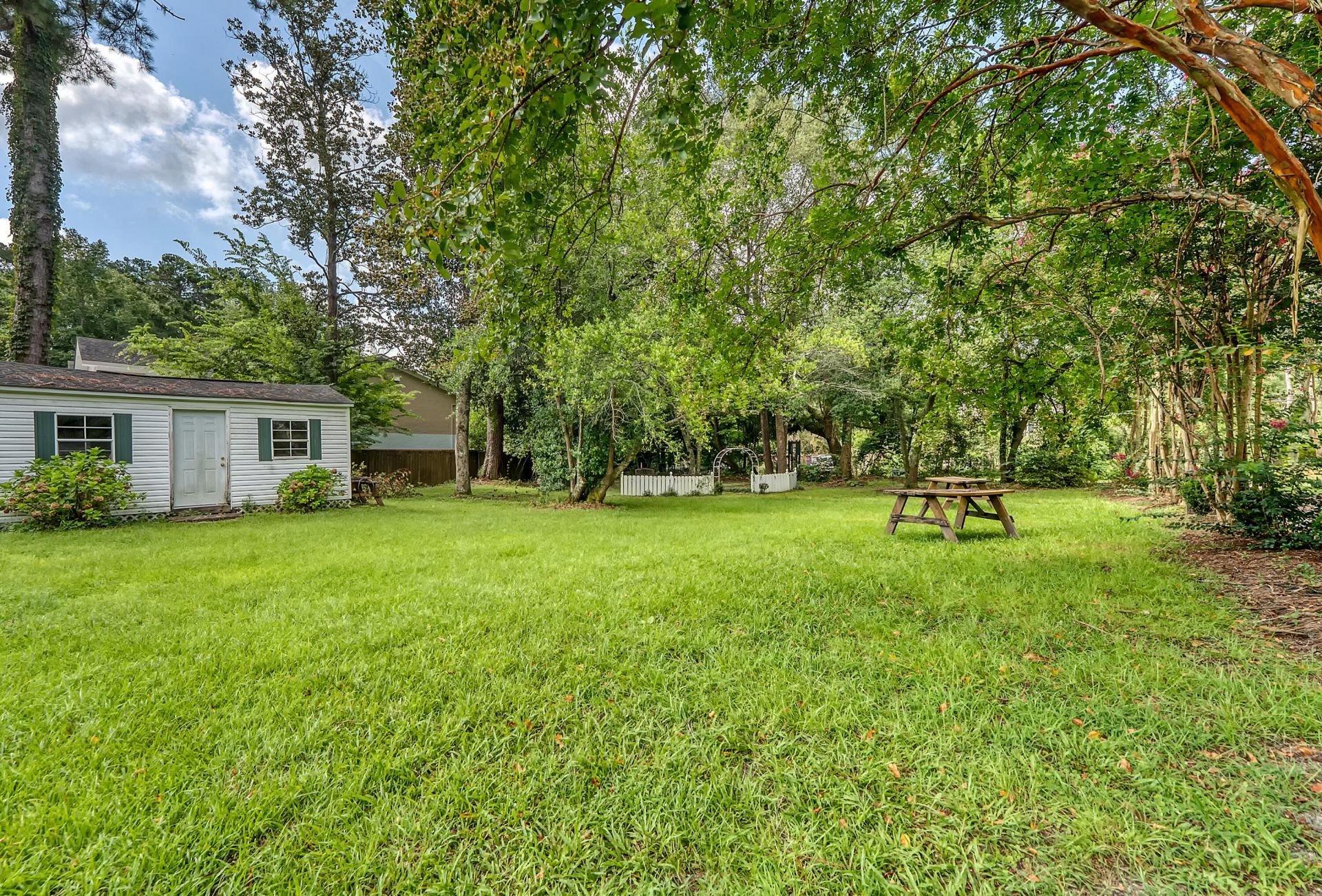 301 E Richardson Avenue  Photo 40