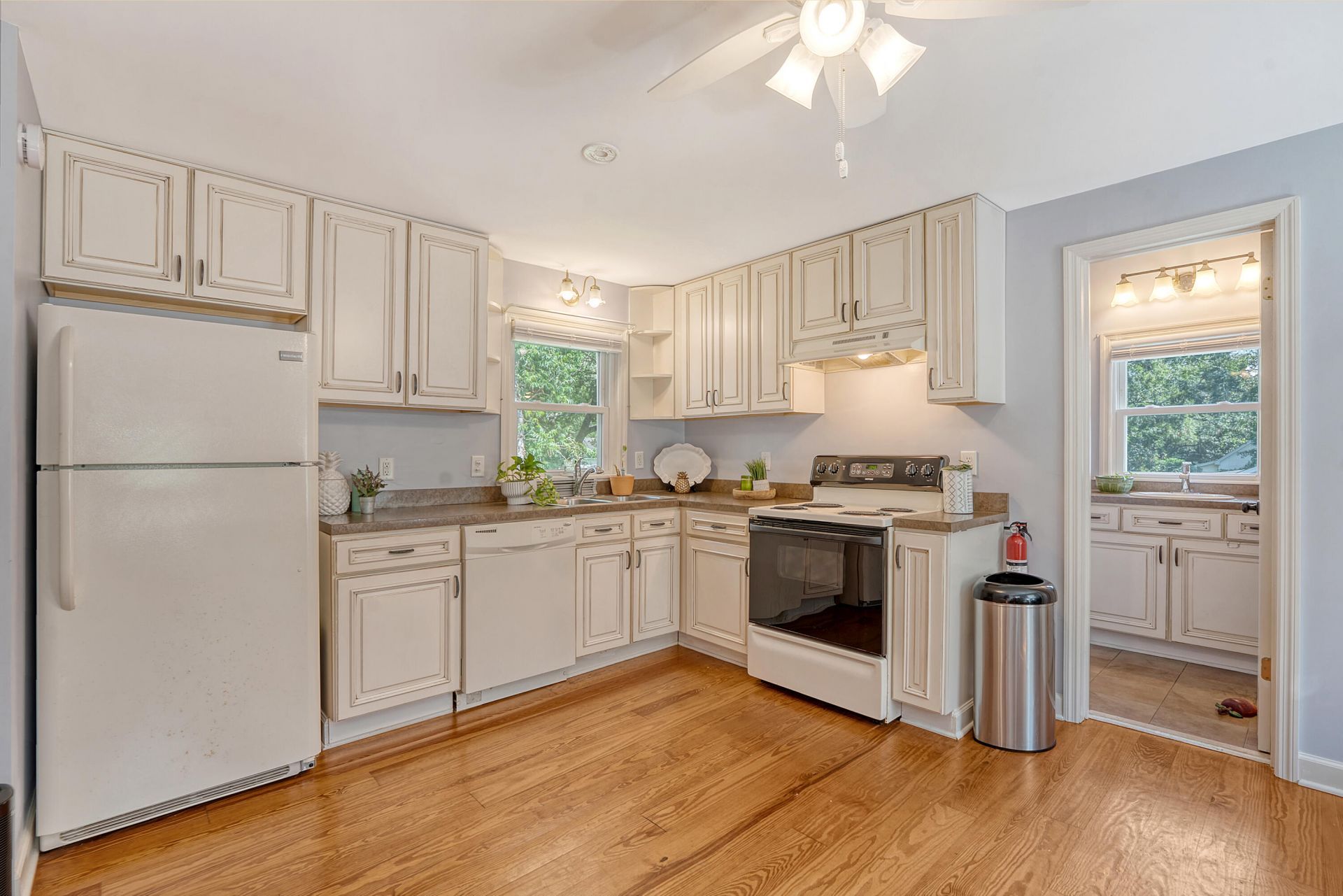 301 E Richardson Avenue Photo 7