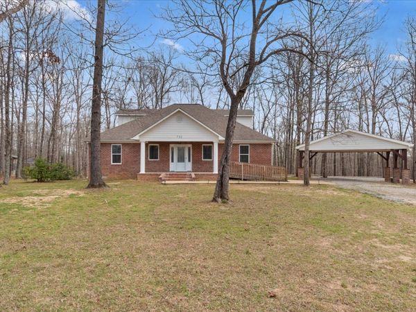 732 Tiger Bennett Rd, Hampshire, TN 38461