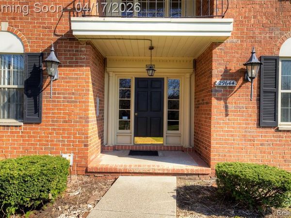 29644 Middlebelt Road, Farmington Hills, MI 48334
