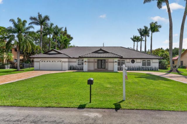 5510 W Castlegate Avenue, Davie, FL 33331 Photo