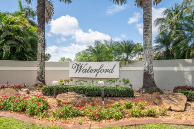 5510 W Castlegate Avenue, Davie, FL 33331 Photo