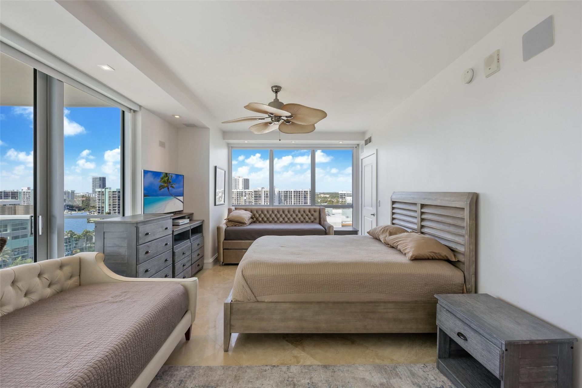 3101 S Ocean Drive, Unit 902, Hollywood, FL 33019 Photo