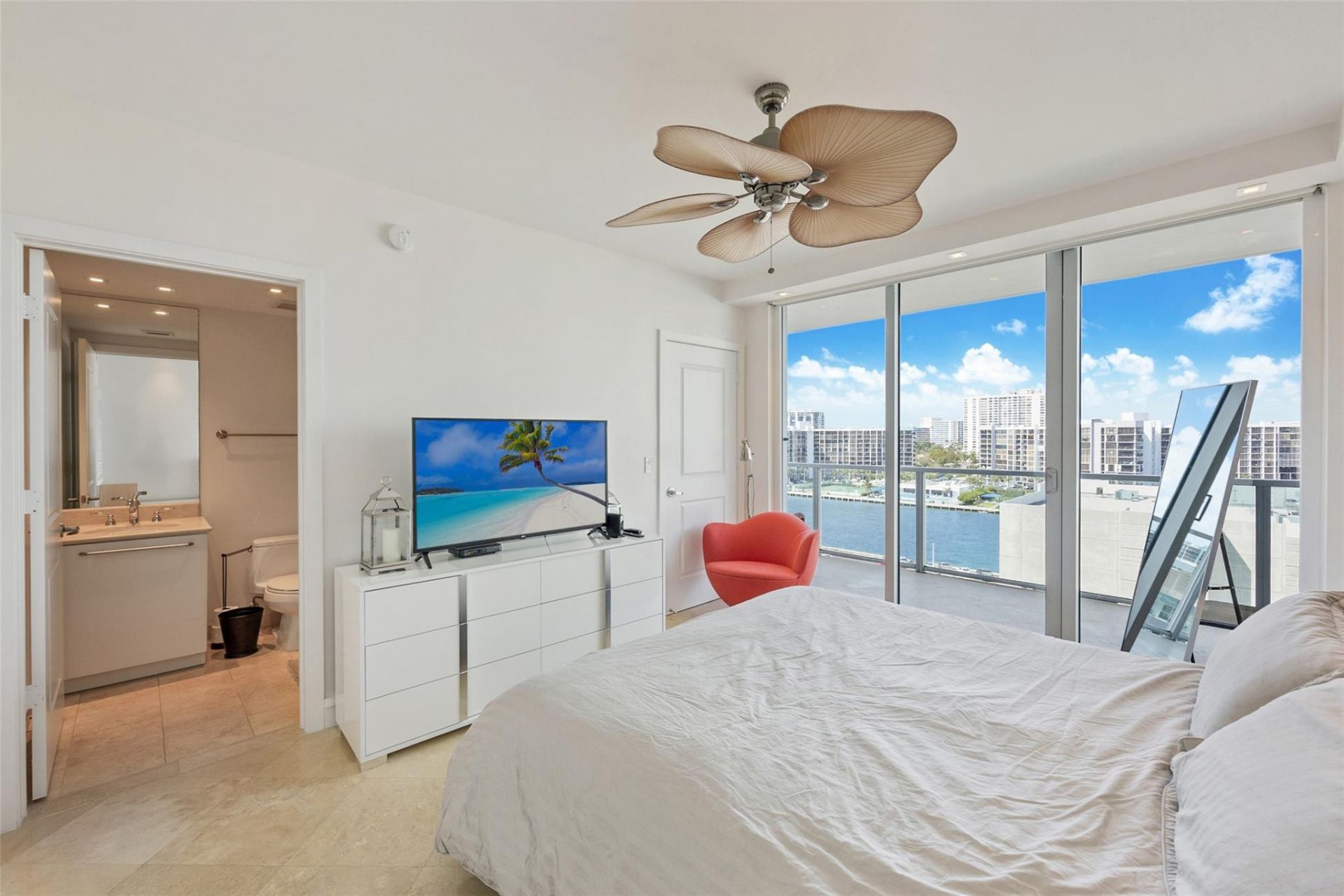 3101 S Ocean Drive, Unit 902, Hollywood, FL 33019 Photo