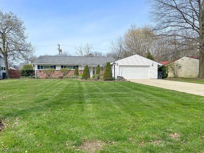 5179 Dogwood Trail, Lyndhurst, OH 44124 Photo 2