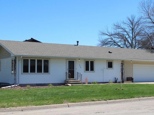 306 3rd Avenue SE, Blooming Prairie, MN 55917