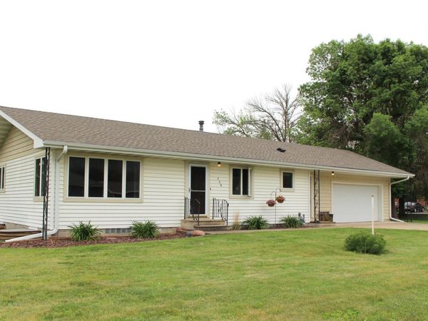 306 3rd Avenue SE, Blooming Prairie, MN 55917