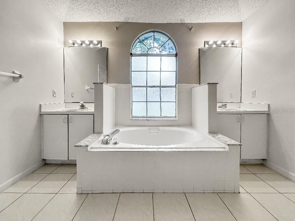 4418 White Oak Circle , Kissimmee, FL 34746 Photo