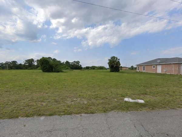 7015 GILL CIRCLE , LABELLE, FL 33935