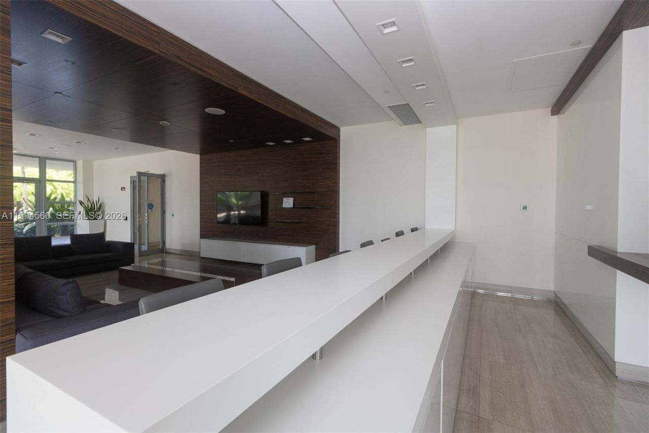 1330 West Ave, Unit 3305, Miami Beach, FL 33139 Photo