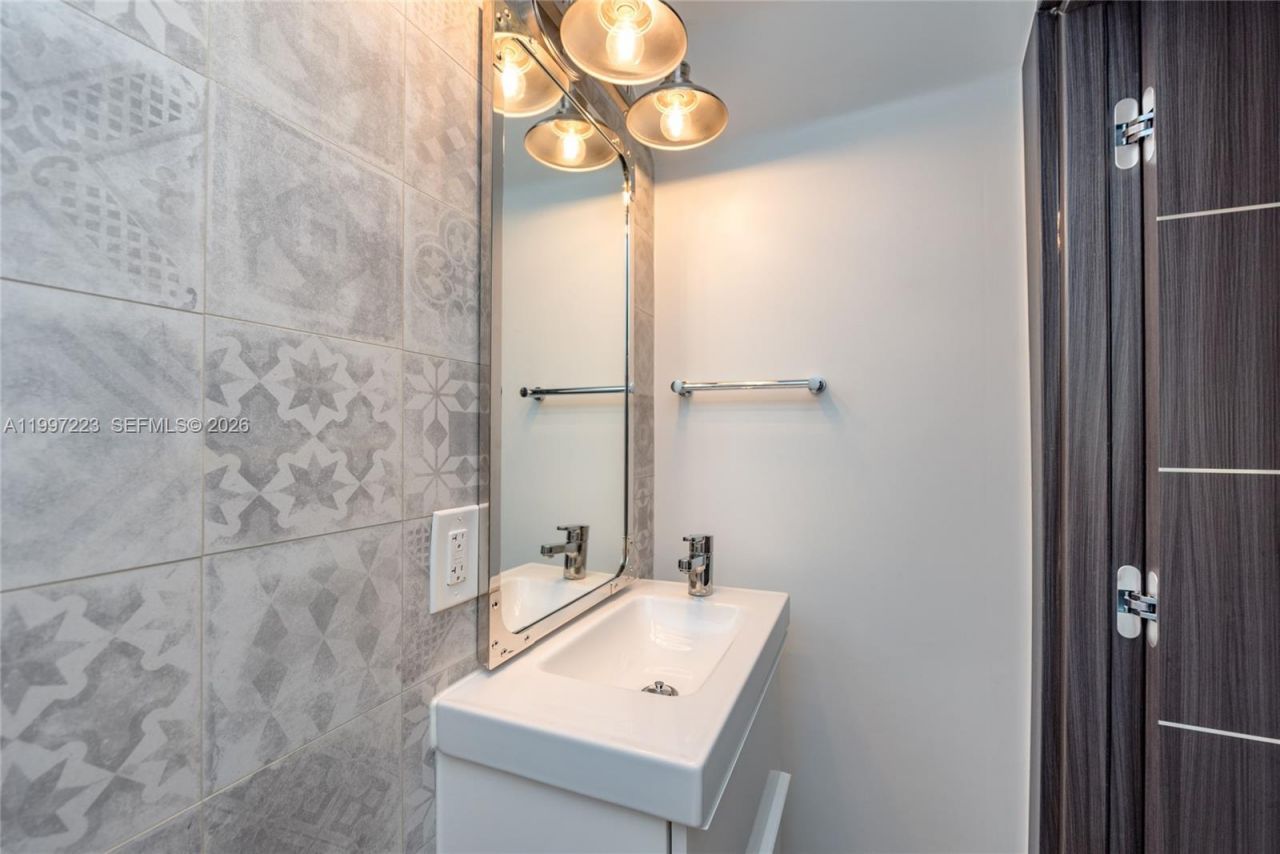 3000 Bird Ave, Unit 3C, Coconut Grove, FL 33133 Photo