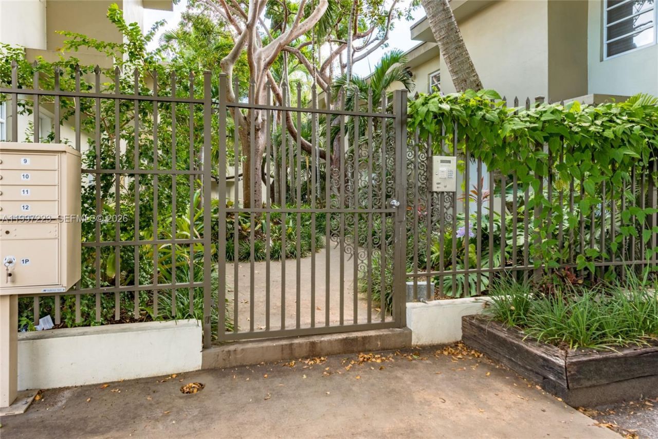 3000 Bird Ave, Unit 3C, Coconut Grove, FL 33133 Photo