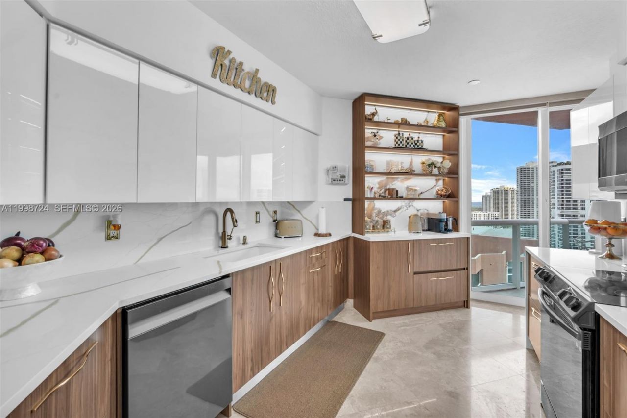 3370 E Hidden Bay Dr, Unit 2407, Aventura, FL 33180 Photo