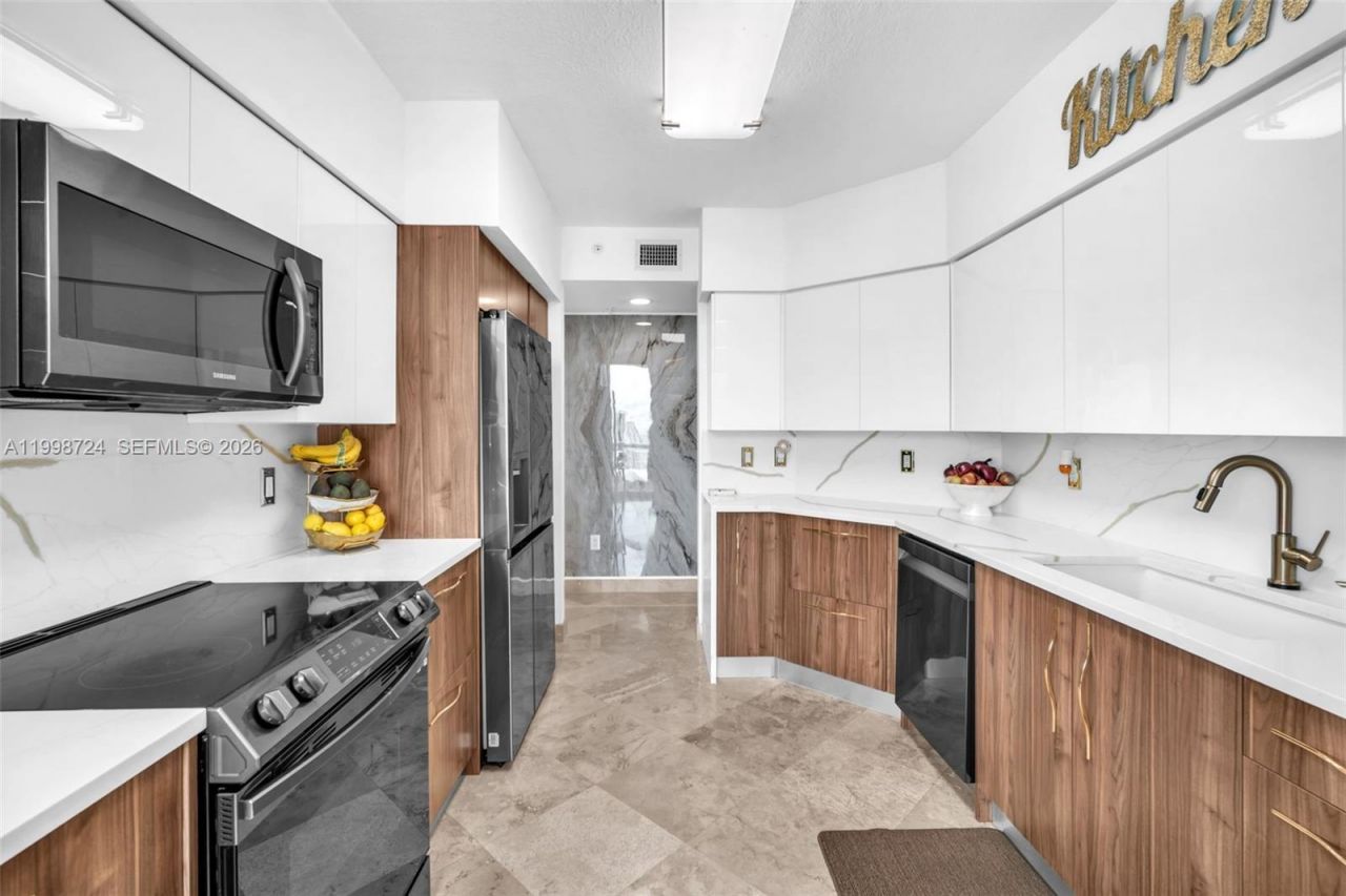 3370 E Hidden Bay Dr, Unit 2407, Aventura, FL 33180 Photo