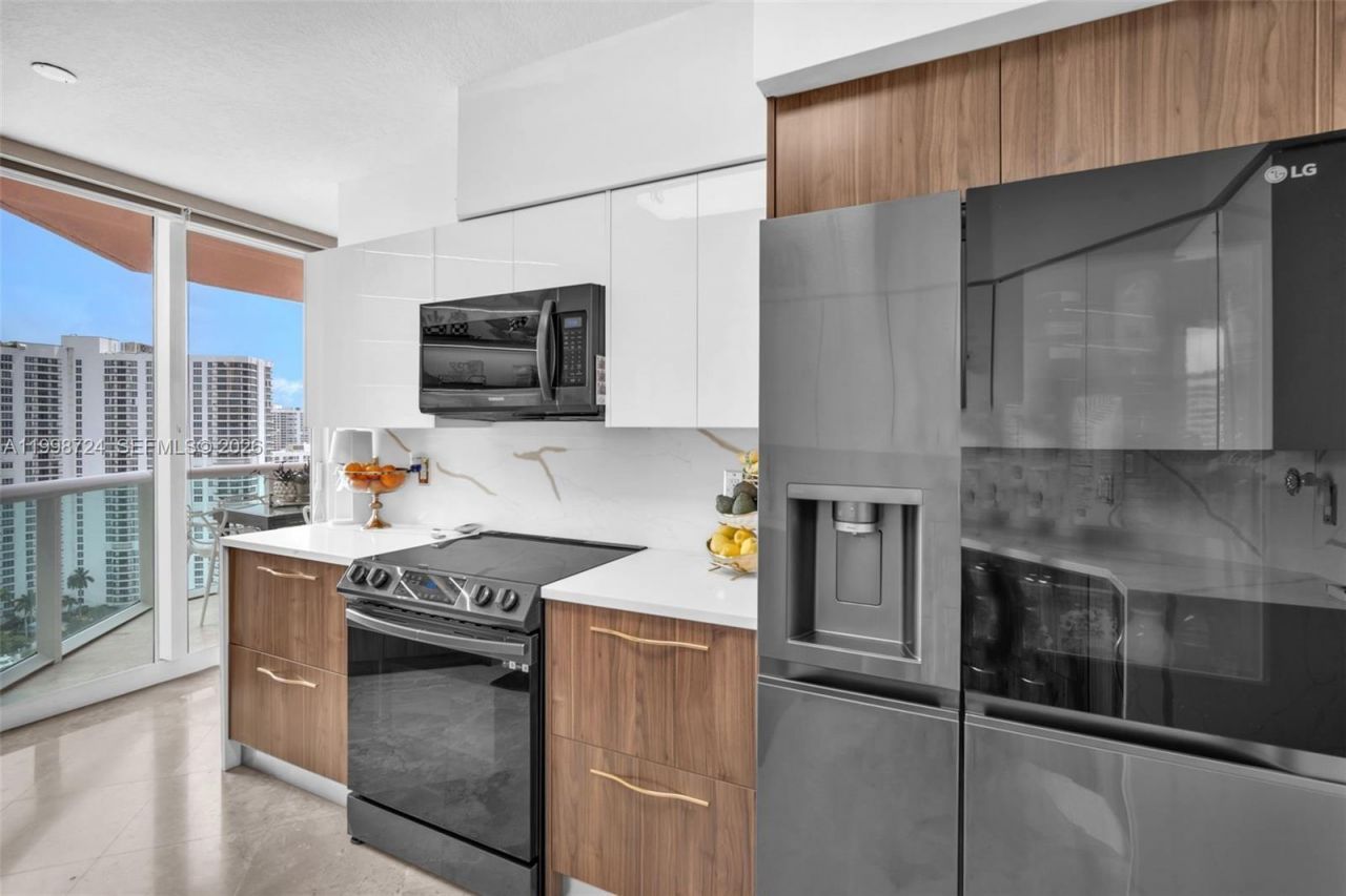 3370 E Hidden Bay Dr, Unit 2407, Aventura, FL 33180 Photo