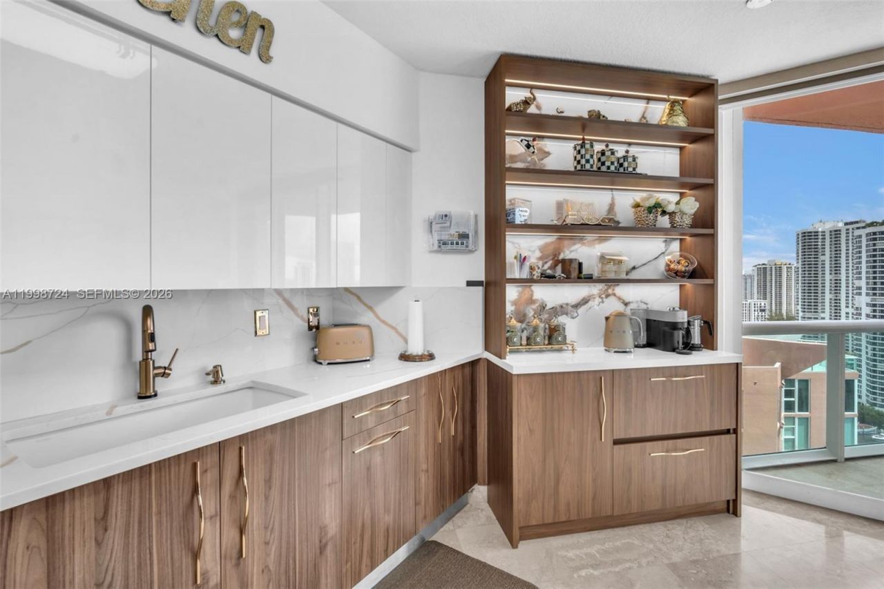 3370 E Hidden Bay Dr, Unit 2407, Aventura, FL 33180 Photo