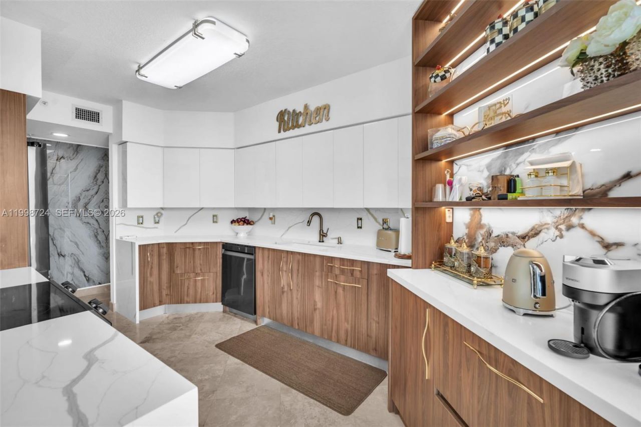 3370 E Hidden Bay Dr, Unit 2407, Aventura, FL 33180 Photo