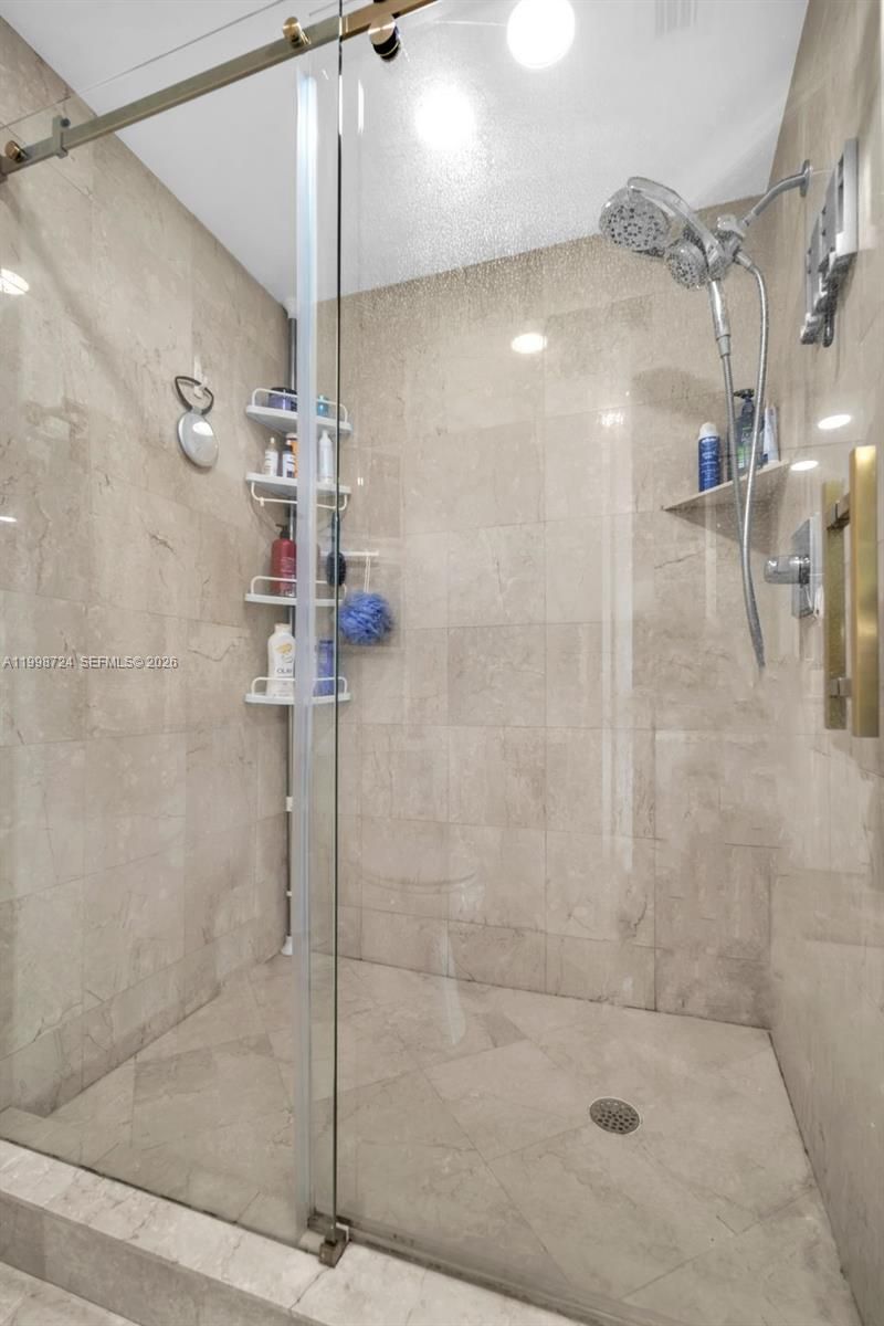 3370 E Hidden Bay Dr, Unit 2407, Aventura, FL 33180 Photo