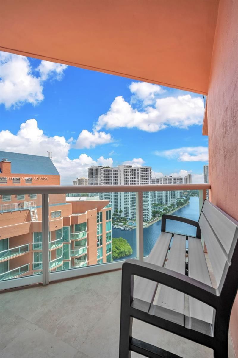 3370 E Hidden Bay Dr, Unit 2407, Aventura, FL 33180 Photo