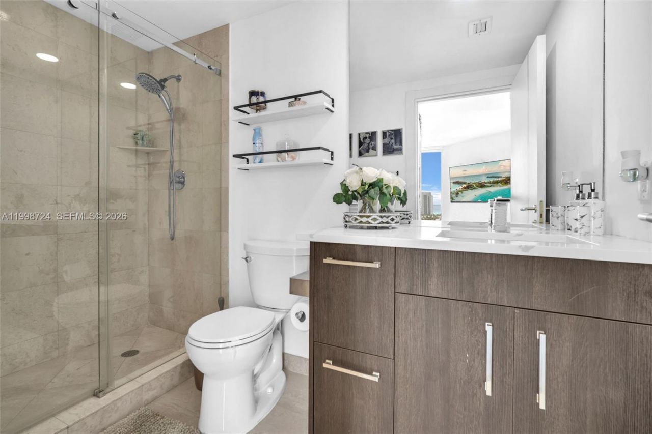 3370 E Hidden Bay Dr, Unit 2407, Aventura, FL 33180 Photo