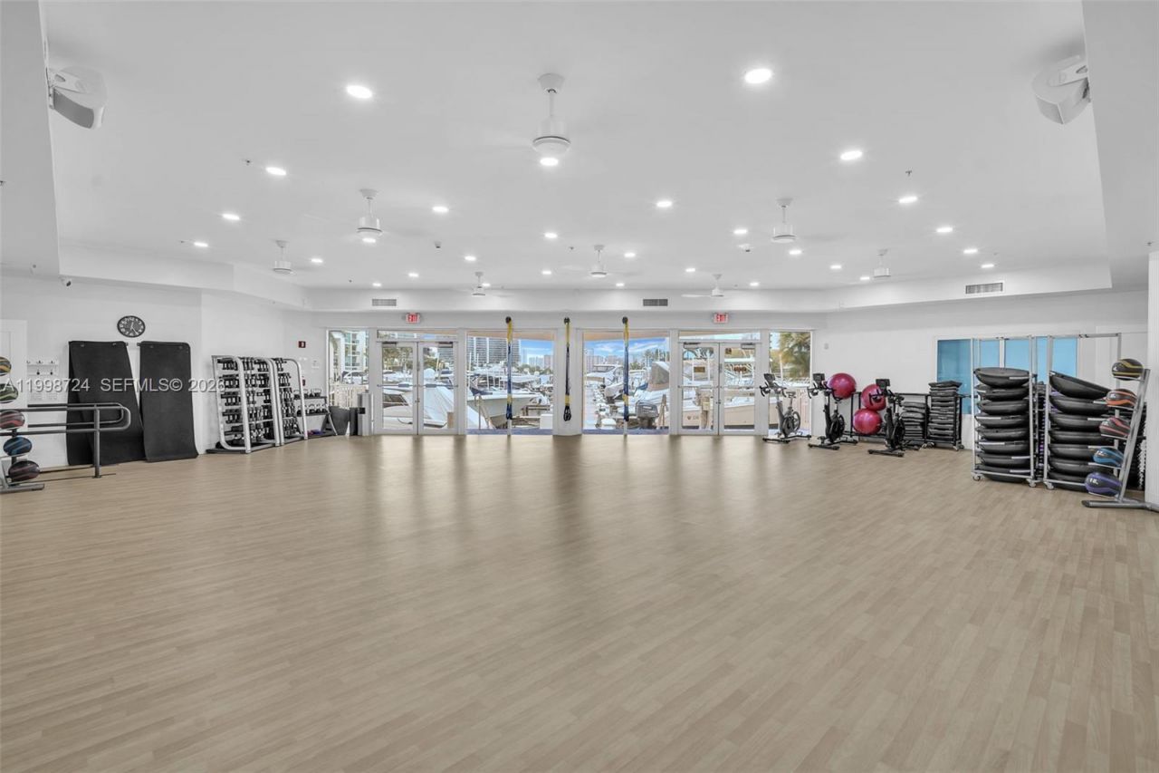 3370 E Hidden Bay Dr, Unit 2407, Aventura, FL 33180 Photo