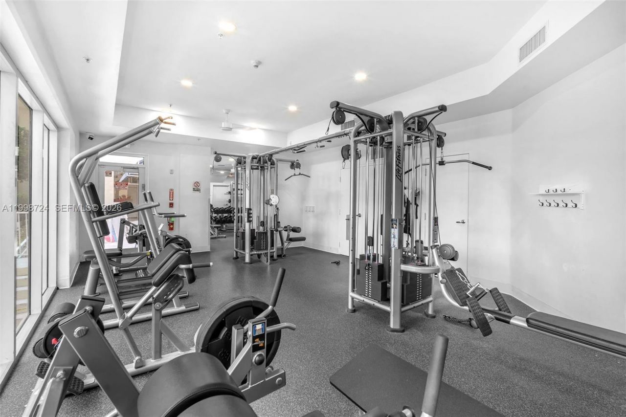 3370 E Hidden Bay Dr, Unit 2407, Aventura, FL 33180 Photo