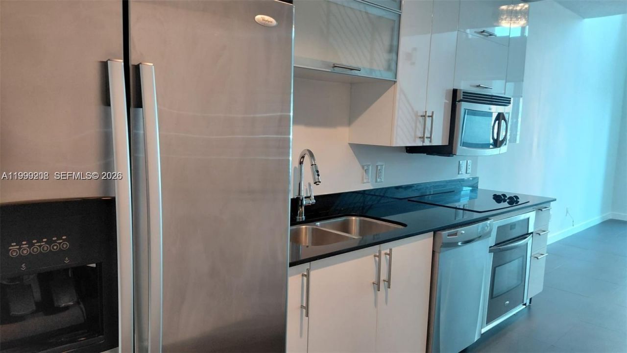 60 SW 13th St, Unit 2612, Miami, FL 33130 Photo