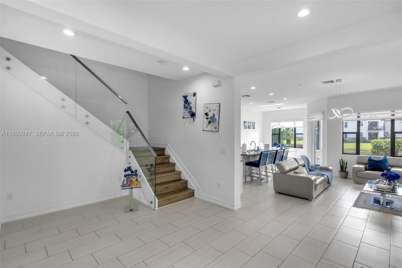 11778 SW 13th Ln, Pembroke Pines, FL 33025 Photo