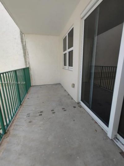 20000 E Country Club Dr, Unit 201, Aventura, FL 33180 Photo