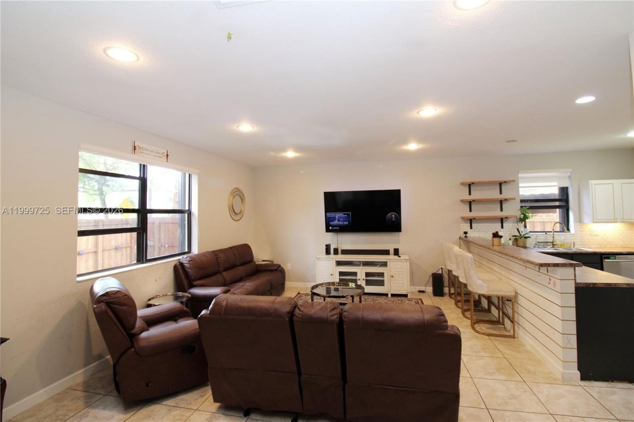 3698 SE 2nd Dr, Homestead, FL 33033 Photo