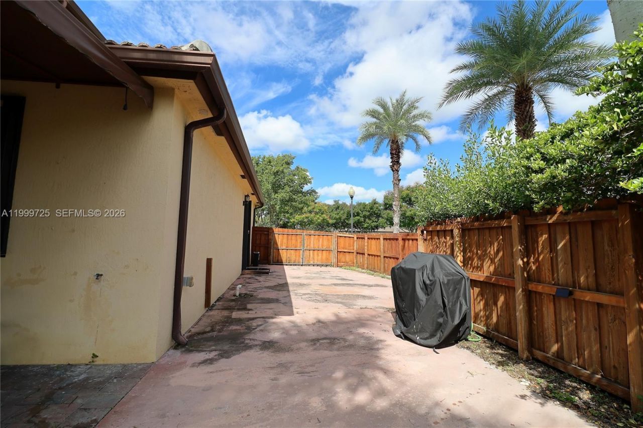 3698 SE 2nd Dr, Homestead, FL 33033 Photo