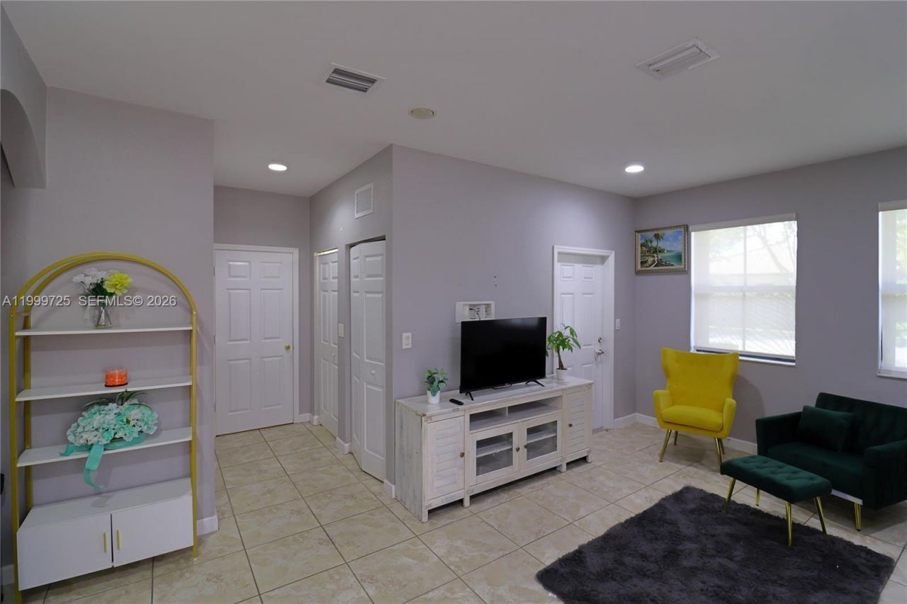 3698 SE 2nd Dr, Homestead, FL 33033 Photo