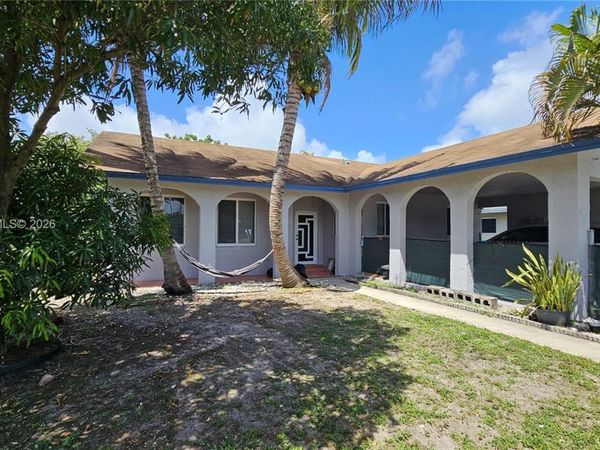 117 NW 11th Ave, Dania Beach, FL 33004