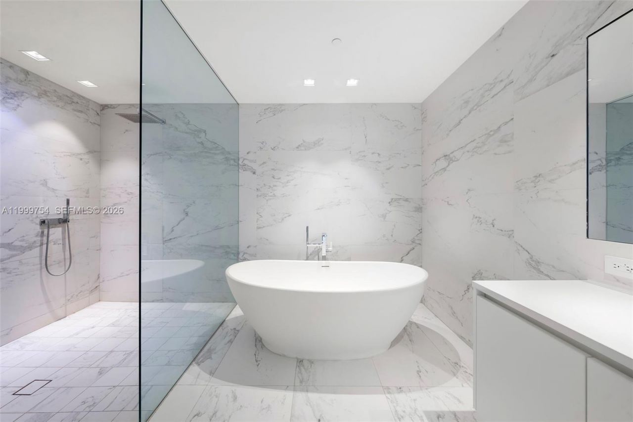 1000 Biscayne Blvd, Unit 1201, Miami, FL 33132 Photo