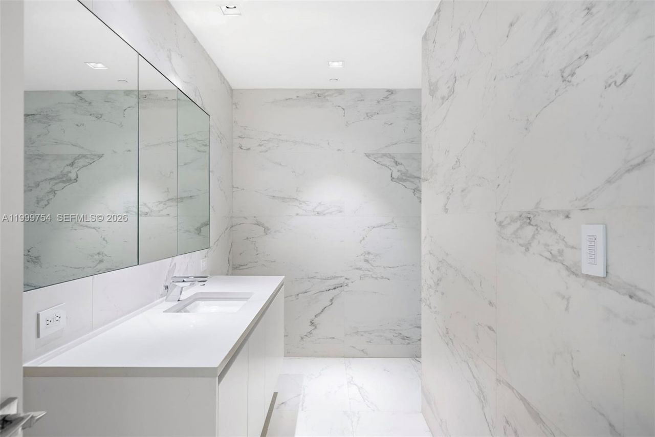 1000 Biscayne Blvd, Unit 1201, Miami, FL 33132 Photo