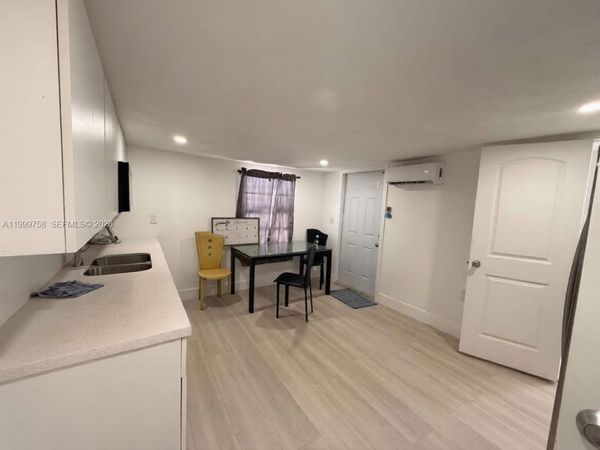 15841 NW 18th Pl , Unit B, Miami Gardens, FL 33054