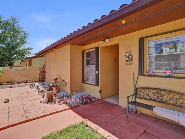 8618 SW 148th Pl, Miami, FL 33193