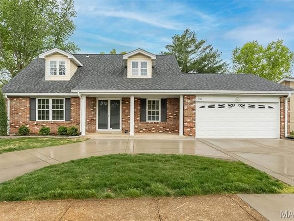 716 Reinke Road, Ballwin, MO 63021